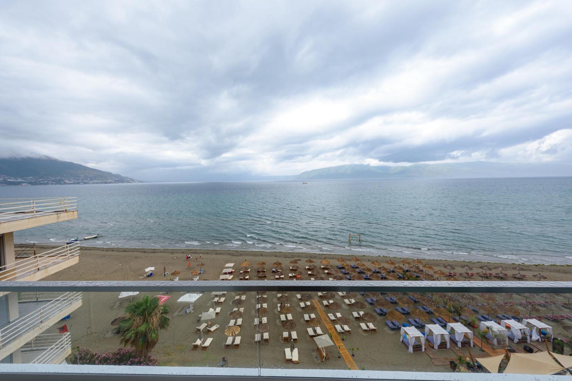 Sea & Sand Vlorë エクステリア 写真